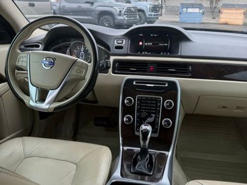 Used 2016 Volvo XC70 T5 Premier w/ Proximity Package image 29