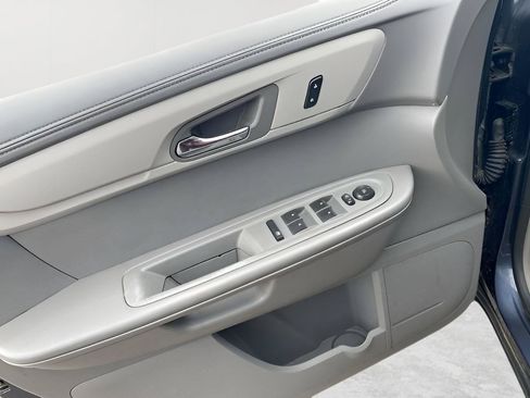Used 2013 Chevrolet Traverse LS FWD image 22