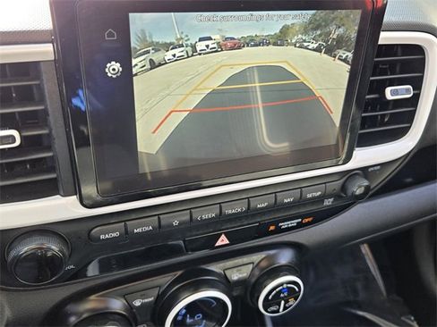 Certified 2023 Hyundai Venue Limited image 23