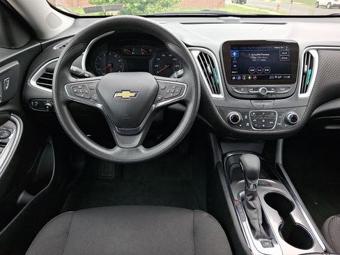 Used 2024 Chevrolet Malibu LT FWD image 11