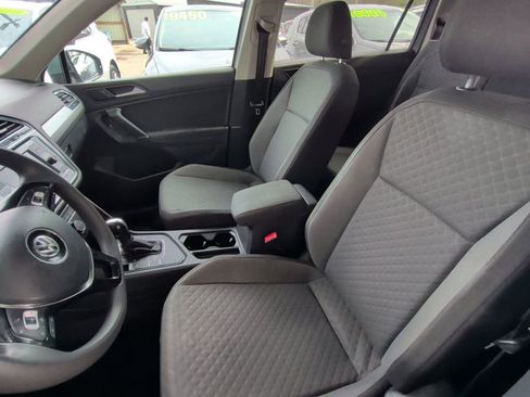 Used 2020 Volkswagen Tiguan S image 14