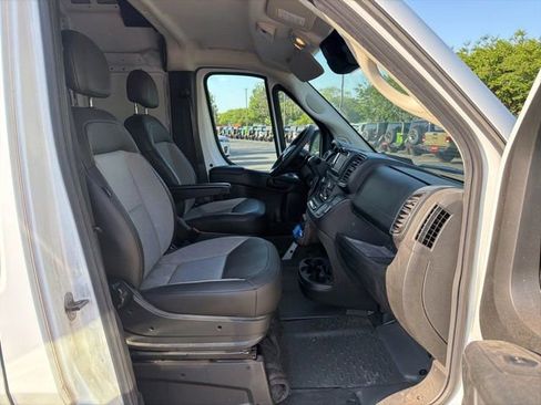 Used 2025 RAM ProMaster 2500 w/ Convenience Group image 12