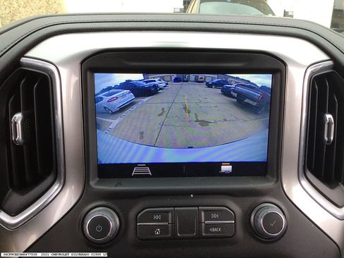 Used 2021 Chevrolet Silverado 1500 LT w/ Bed Protection Package image 9