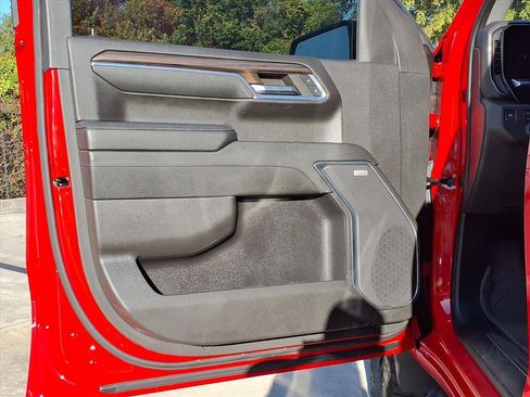 Used 2024 Chevrolet Silverado 1500 LT Trail Boss w/ LT Trail Boss Premium Package image 21