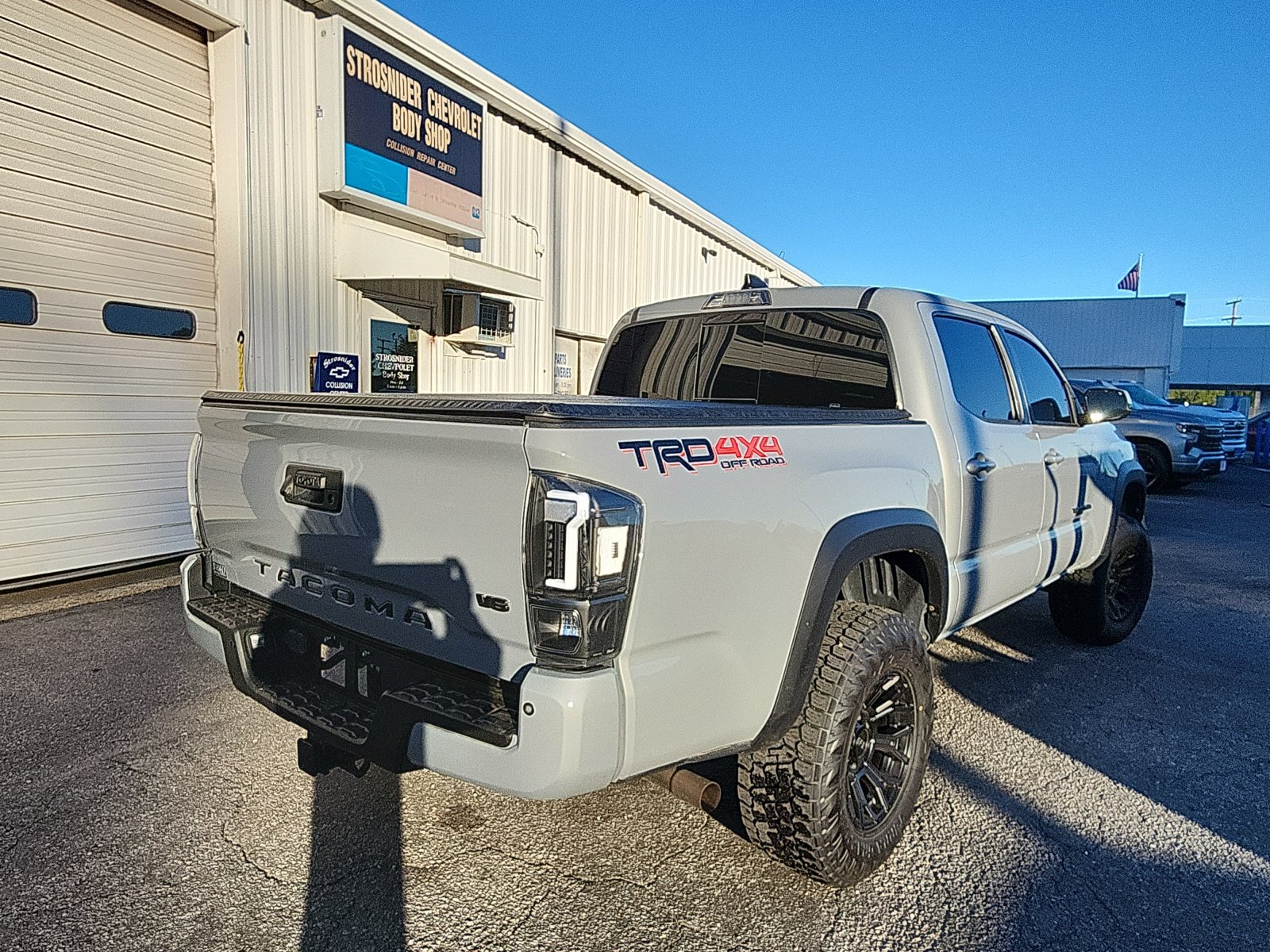 Used 2021 Toyota Tacoma TRD Off-Road w/ Technology Package AWD/4WD image 5