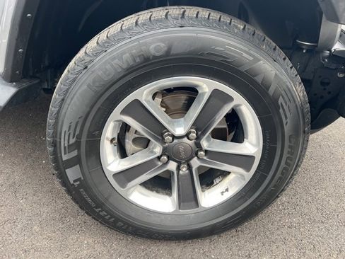 Used 2021 Jeep Wrangler Unlimited Sahara image 35