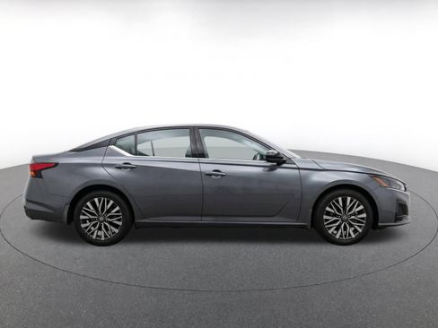 Used 2026 Nissan Altima 2.5 SV FWD image 10