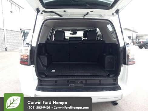 Used 2022 Toyota 4Runner TRD Off-Road Premium image 27