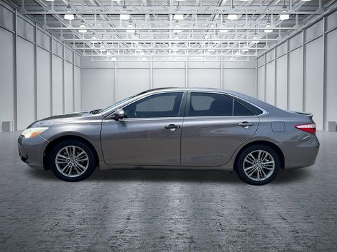Used 2015 Toyota Camry SE FWD image 4