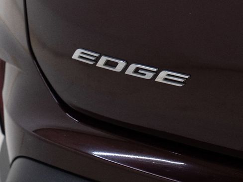 Used 2019 Ford Edge Titanium w/ Equipment Group 301A image 14