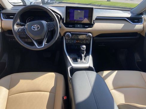 Used 2025 Toyota RAV4 XLE Premium w/ Weather Package FWD image 11