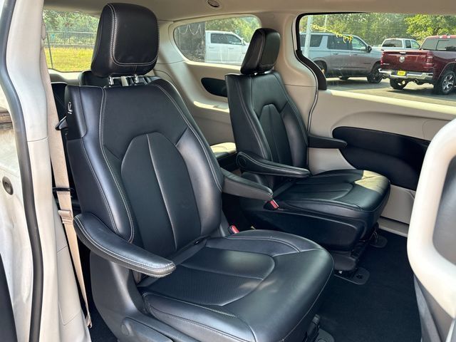 Used 2024 Chrysler Pacifica Limited FWD image 22