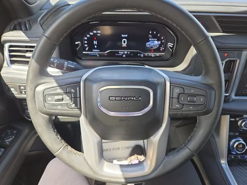Used 2024 GMC Yukon Denali AWD/4WD image 17