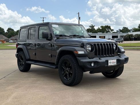 Used 2021 Jeep Wrangler Unlimited Sport AWD/4WD image 7