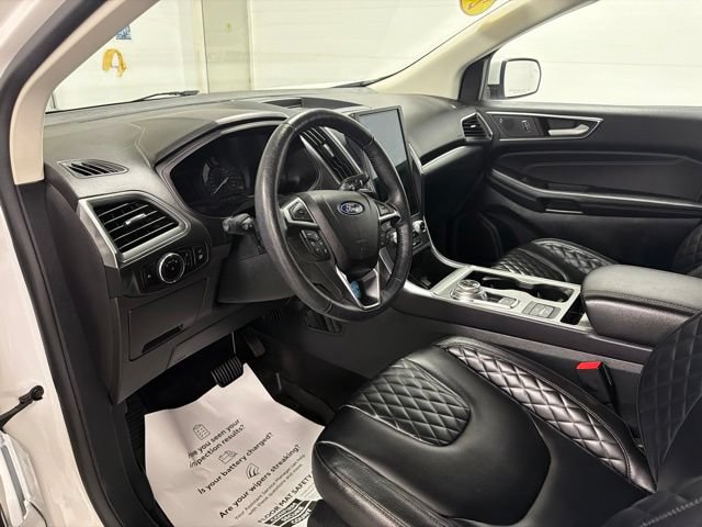 Used 2023 Ford Edge Titanium w/ Class II Trailer Tow Package AWD/4WD image 35