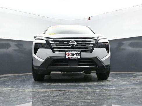 Used 2025 Nissan Rogue SV AWD/4WD image 43