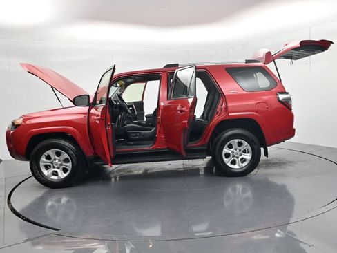 Used 2024 Toyota 4Runner SR5 AWD/4WD image 66