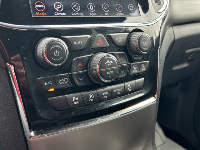 Used 2020 Jeep Grand Cherokee Altitude AWD/4WD image 40