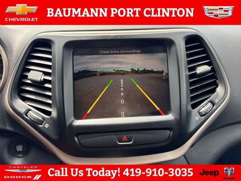 Used 2017 Jeep Cherokee Limited AWD/4WD image 21