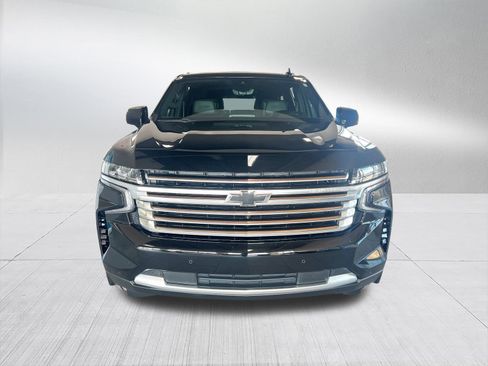 Used 2023 Chevrolet Suburban High Country w/ Advanced Technology Package image 3