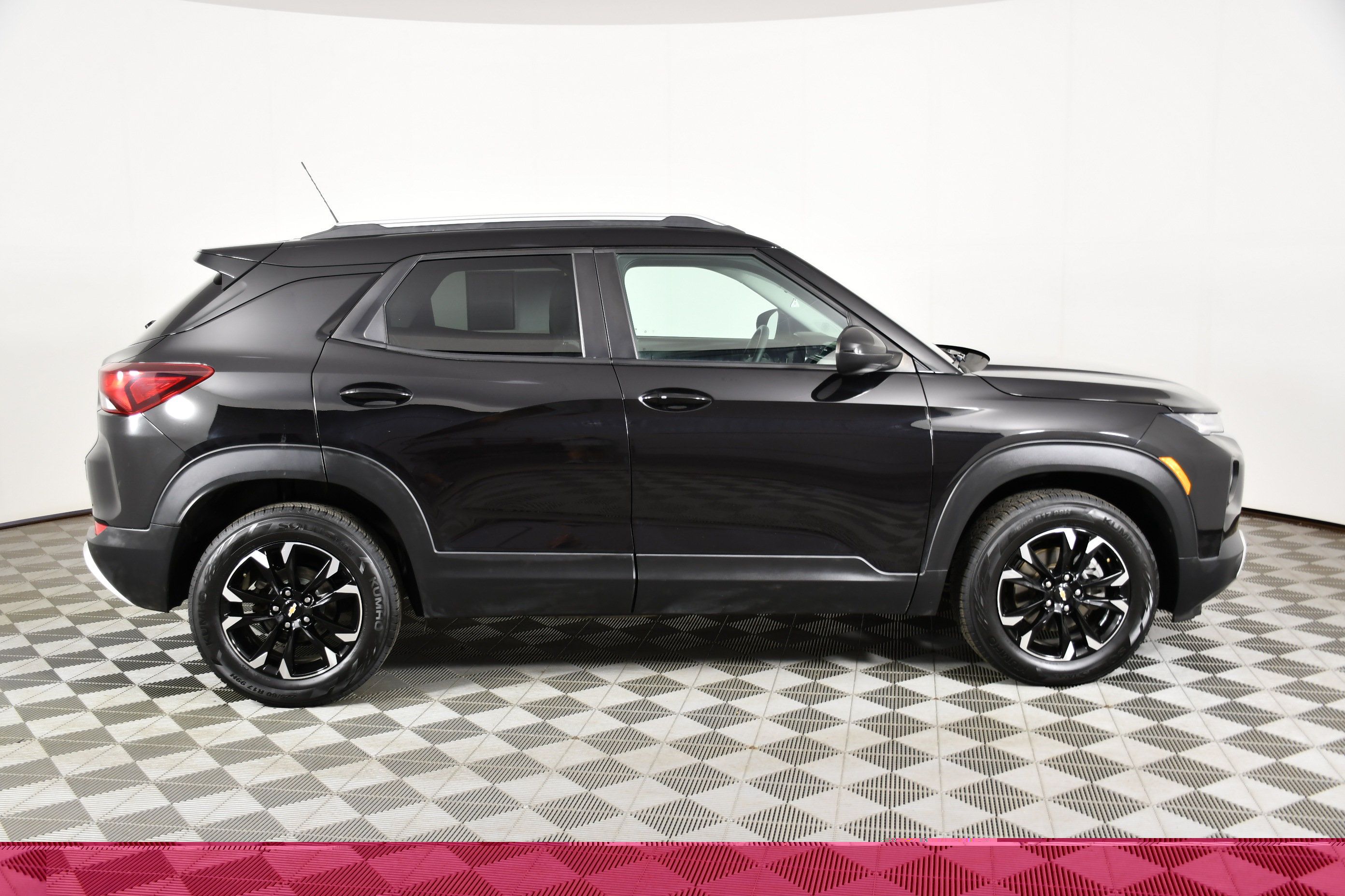 Used 2021 Chevrolet TrailBlazer LT AWD/4WD image 5