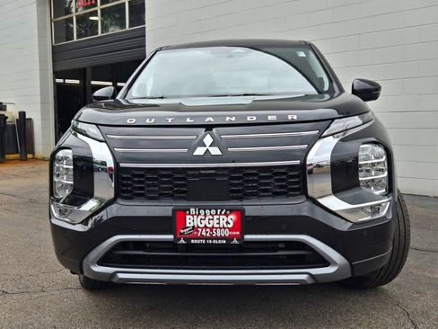 New 2025 Mitsubishi Outlander SE image 2