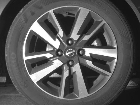 Used 2025 Nissan Versa SV image 13