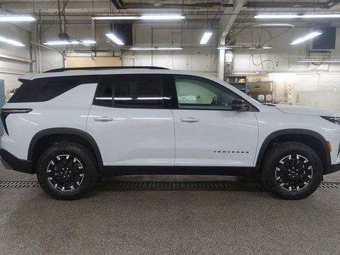 New 2026 Chevrolet Traverse Z71 w/ Enhanced Driving Package AWD/4WD image 8