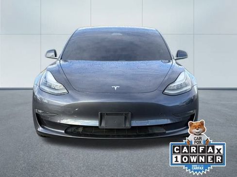 Used 2018 Tesla Model 3 Long Range image 4