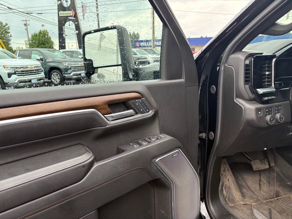 Used 2024 Chevrolet Silverado 3500 High Country w/ High Country Premium Package AWD/4WD image 15