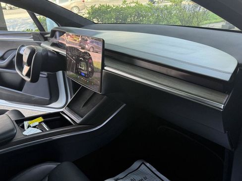 Used 2022 Tesla Model X AWD/4WD image 16