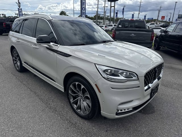 Used 2020 Lincoln Aviator Grand Touring w/ Equipment Group 302A AWD/4WD image 3
