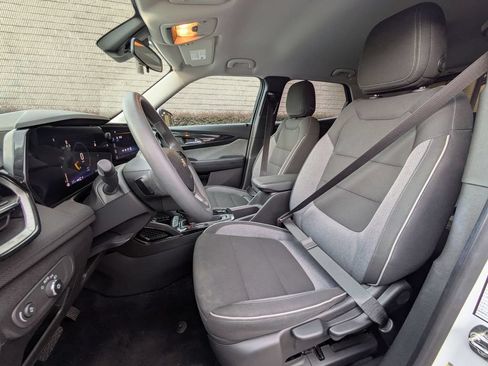 Used 2025 Chevrolet TrailBlazer LT AWD/4WD image 24