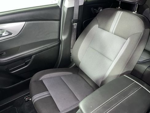 Used 2022 Chevrolet Equinox Premier w/ LPO, Floor Liner Package AWD/4WD image 25