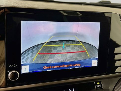 Used 2025 Toyota Camry SE FWD image 12