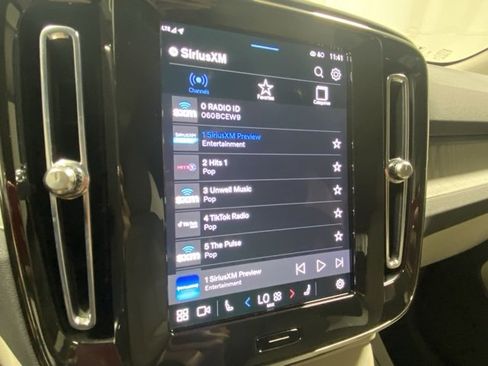 Certified 2023 Volvo XC40 B5 Plus w/ Driver Assist Package image 21