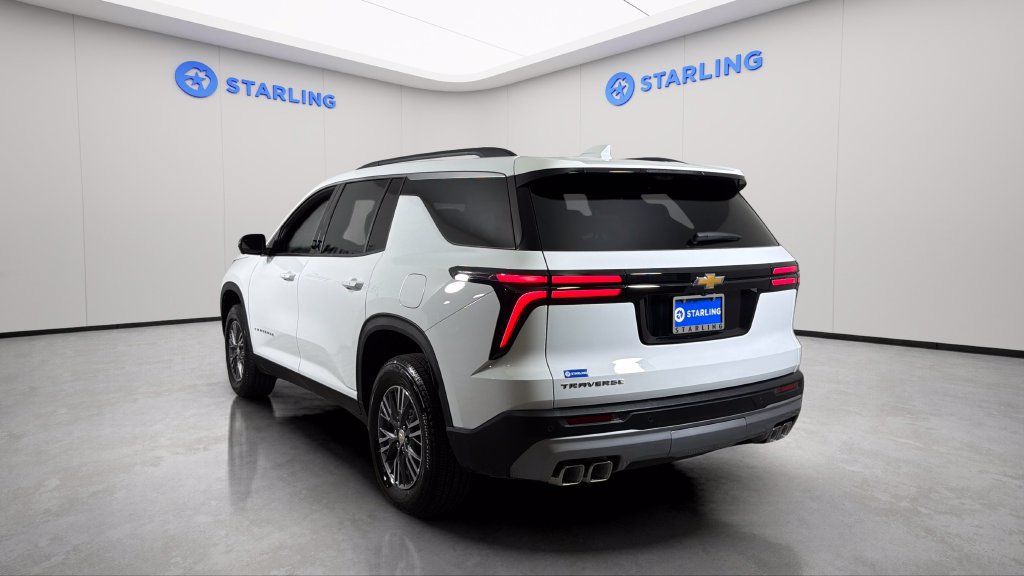Used 2026 Chevrolet Traverse LT w/ Driver Confidence Package FWD image 6