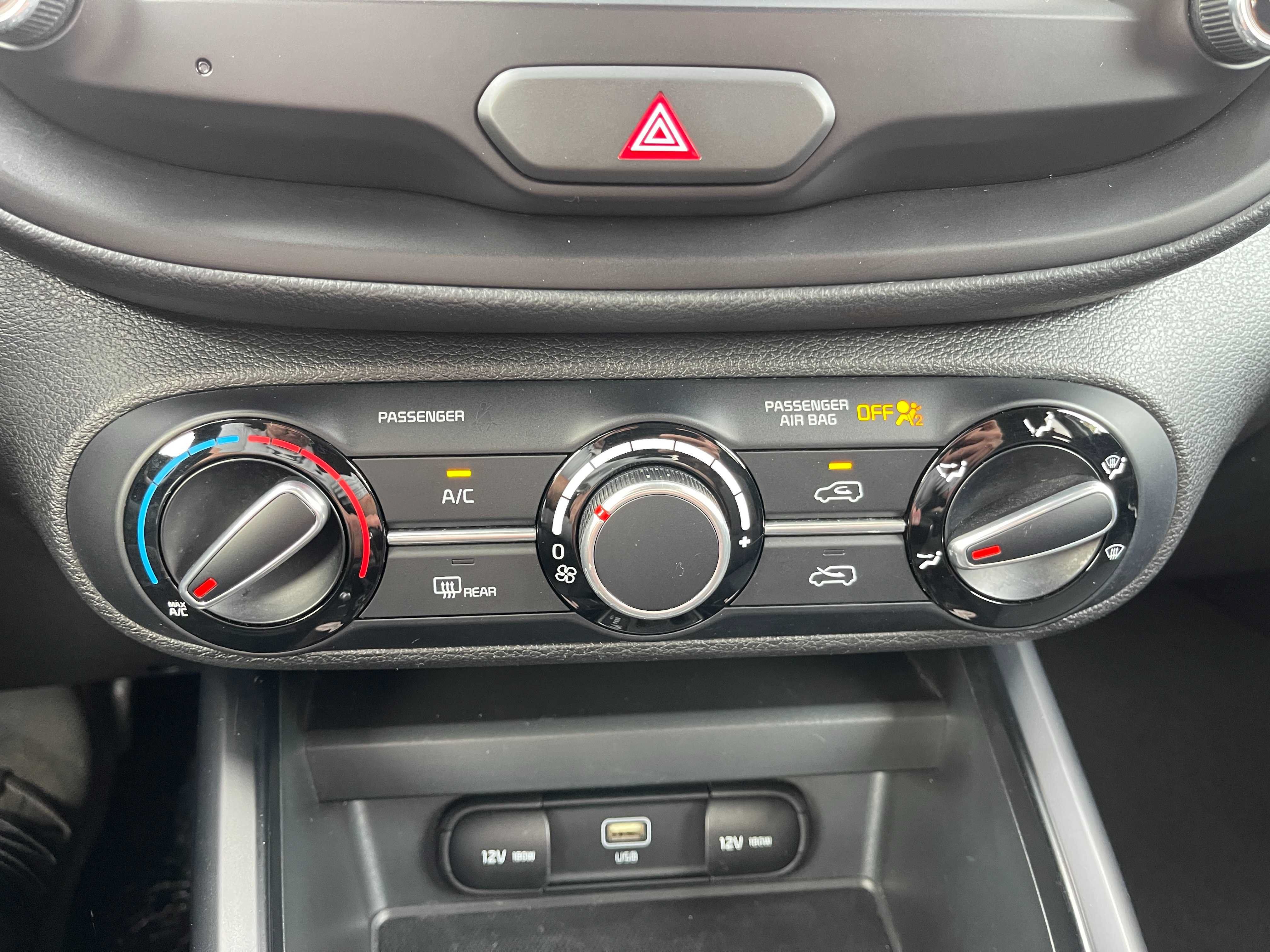 Used 2023 Kia Soul LX w/ LX Technology Package FWD image 21
