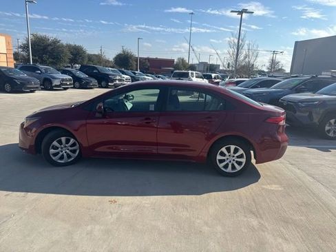 Used 2024 Toyota Corolla LE image 6