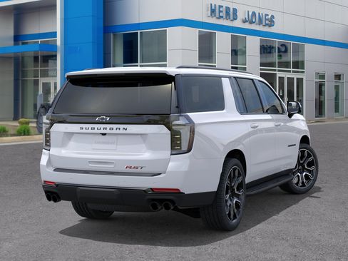 New 2026 Chevrolet Suburban RST w/ RST Capability Package AWD/4WD image 4