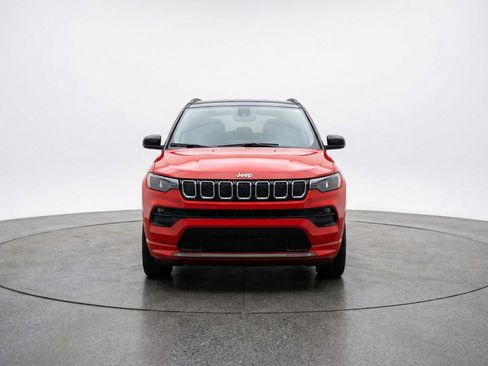 Used 2025 Jeep Compass Limited image 2