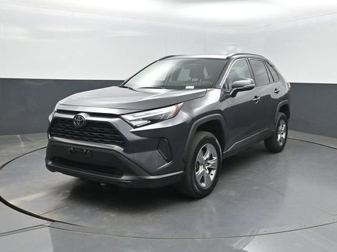 Used 2025 Toyota RAV4 XLE image 1