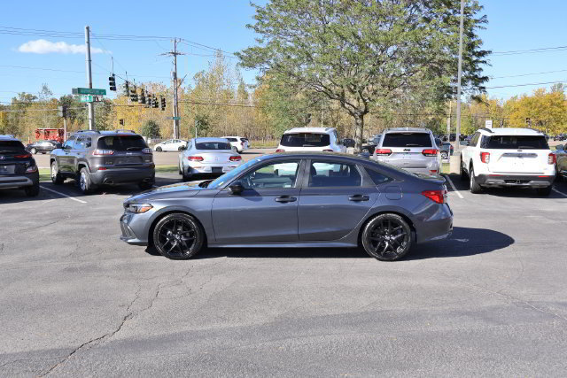 Used 2023 Honda Civic Sport image 2