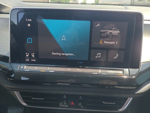 Used 2024 Volkswagen Atlas Cross Sport SE AWD/4WD image 18