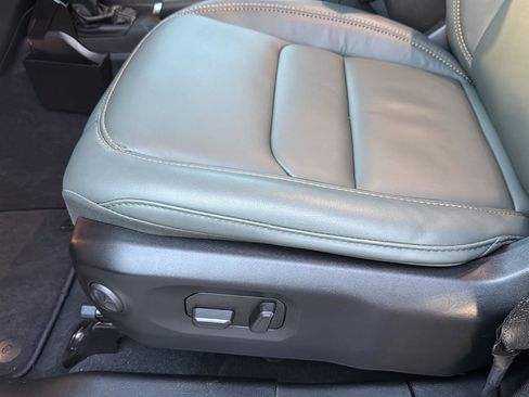 Used 2024 Jeep Gladiator Mojave w/ Technology Group image 27