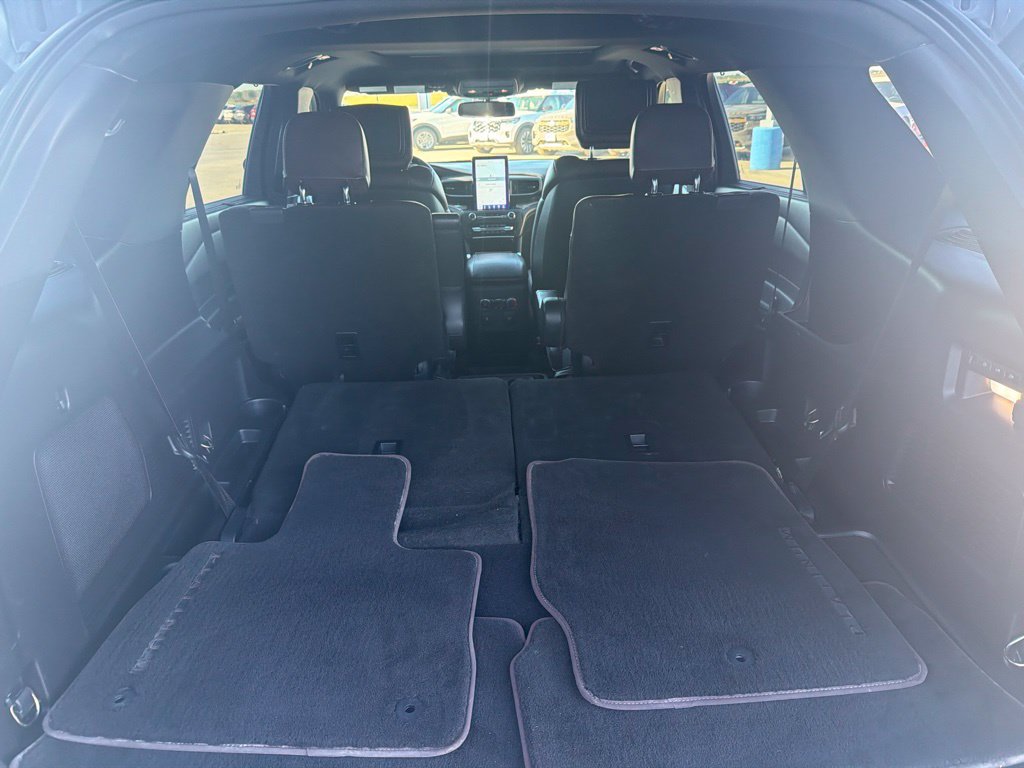Used 2020 Ford Explorer Platinum w/ Premium Technology Package AWD/4WD image 38