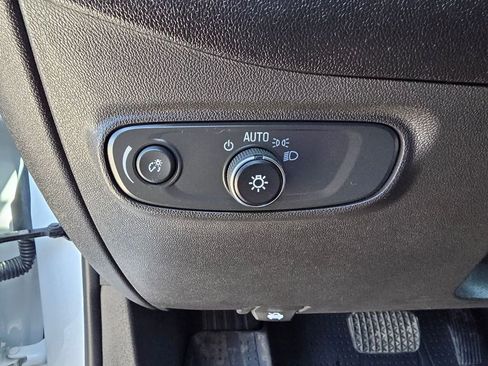 Used 2024 Chevrolet Equinox LT w/ LPO, Floor Liner Package FWD image 15