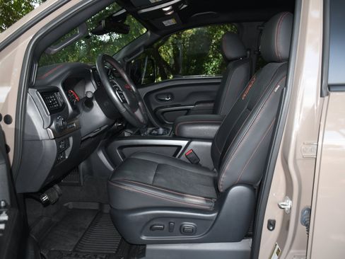 Used 2024 Nissan Titan PRO-4X AWD/4WD image 7