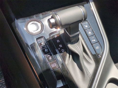 New 2025 Kia Niro SX Touring image 27