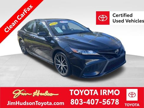 Used 2024 Toyota Camry SE image 1